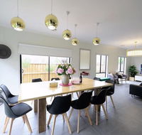 Luxury 9 BRM house in Melbourne - Rental Cars