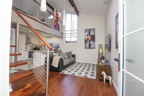 Luxury Executive Apartment - Rental Cars 0