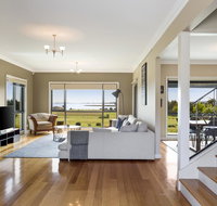LUXURY WATERFRONT FAMILY HOME-TASMANIA I-L'Abode - Rental Cars
