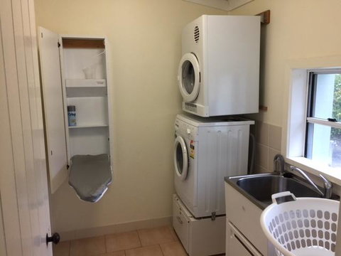 MacDonnell House Naracoorte - Rental Cars 3