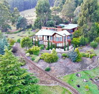 MAGICAL MOUNTAIN RETREAT - 20 mins to CBD and only 10 to MONA - Rental Cars