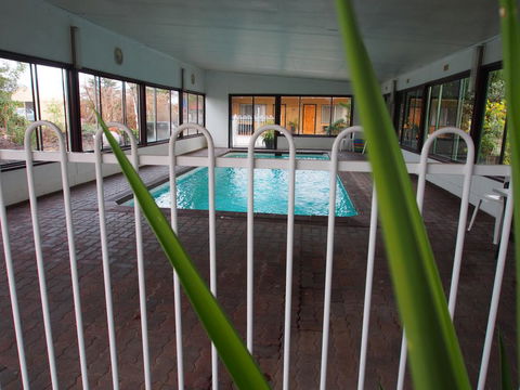 Majestic Motel - Rental Cars 0