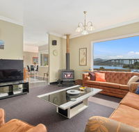 Manfield City Waterfront View Cottage - Rental Cars