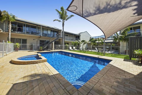 Moonlight Bay Apartments - Rental Cars 0