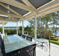 Morisset Bay Waterfront Views Lake House looking over Trinity Marina - Rental Cars