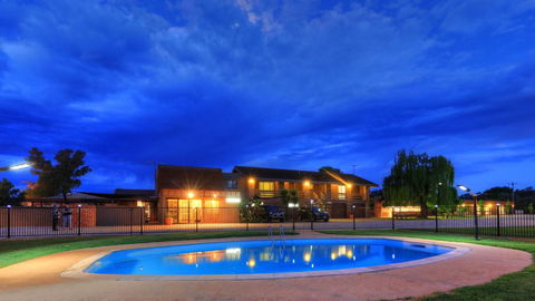 Motel Meneres - Rental Cars 0