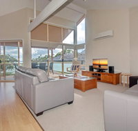 Moy at Nelson Bay 2/30 Thurlow Avenue - Rental Cars