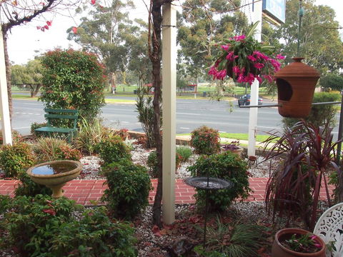 Murray River Motel - Rental Cars 2