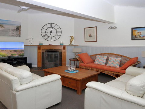 Myall Riverfront Home - Rental Cars 1