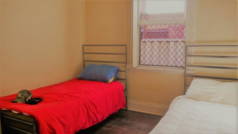 MyOZexp Palmerston Lodge - Rental Cars 1