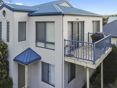 NELSON COVE 2 - Townhouse A Short Walk To Town - Rental Cars 2