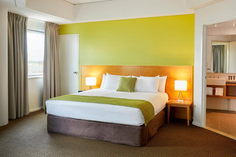 Novotel Perth Langley - Rental Cars 1