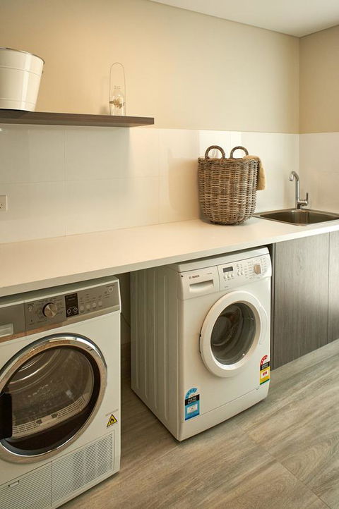 The Urban Beach House - Rental Cars 20