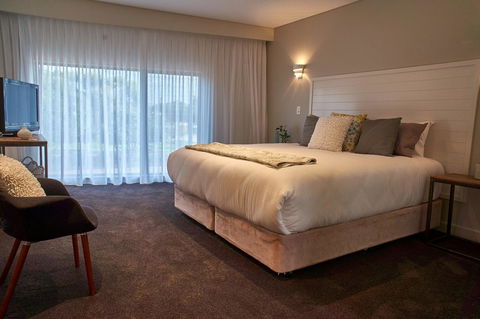 The Urban Beach House - Rental Cars 13