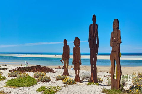 The Urban Beach House - Rental Cars 2