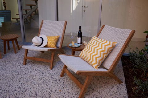 The Urban Beach House - Rental Cars 9