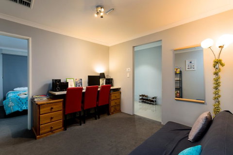 Rainbow Dream House - Rental Cars 10