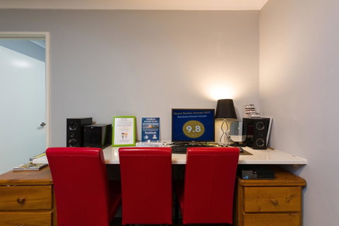 Rainbow Dream House - Rental Cars 11