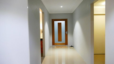 Rainbow Dream House - Rental Cars 18