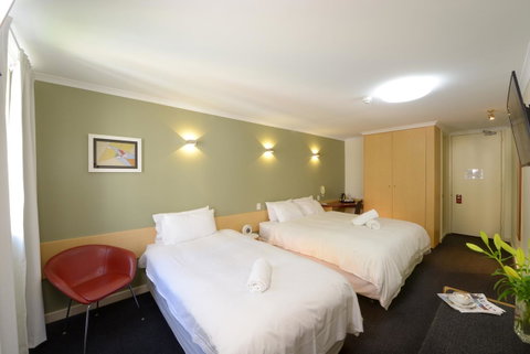 Sullivans Hotel - Rental Cars 11