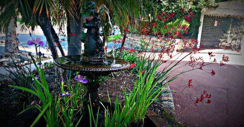 Sullivans Hotel - Rental Cars 24