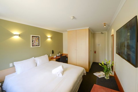 Sullivans Hotel - Rental Cars 14