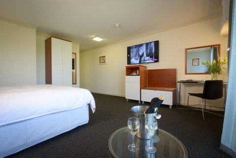 Sullivans Hotel - Rental Cars 17