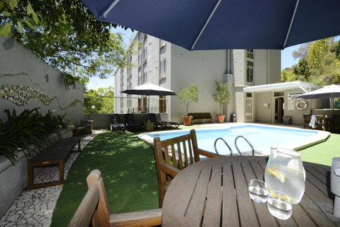 Sullivans Hotel - Rental Cars 28