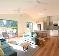 Sunny Blinco Street House - Rental Cars