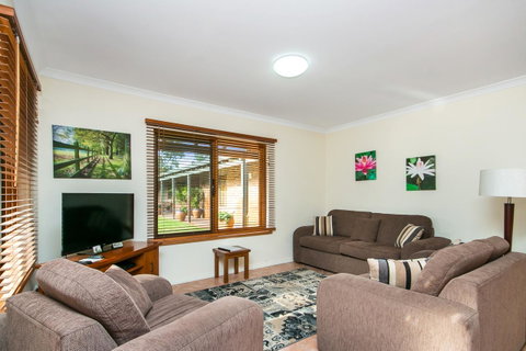 Coranda Lodge - Rental Cars 0
