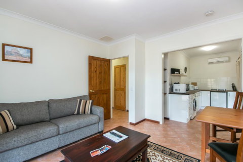 Coranda Lodge - Rental Cars 1