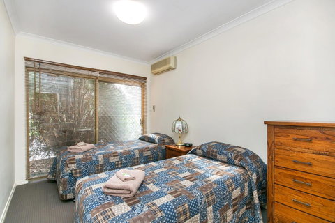 Coranda Lodge - Rental Cars 10