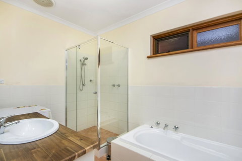 Coranda Lodge - Rental Cars 13