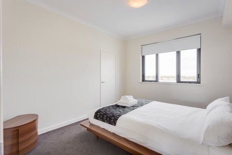Nautilus By Rockingham Apartments - Rental Cars 23