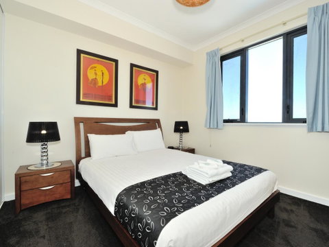 Nautilus By Rockingham Apartments - Rental Cars 12