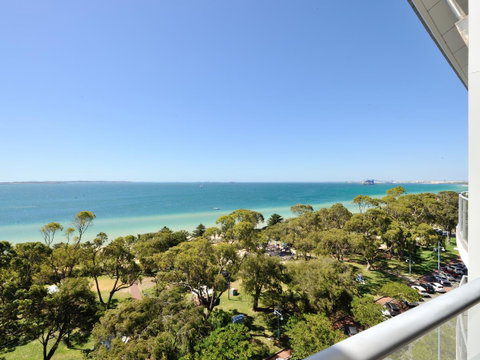 Nautilus By Rockingham Apartments - Rental Cars 0