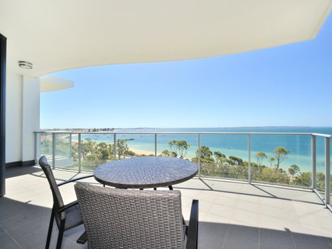 Nautilus By Rockingham Apartments - Rental Cars 9