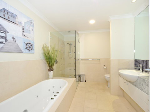 Nautilus By Rockingham Apartments - Rental Cars 6