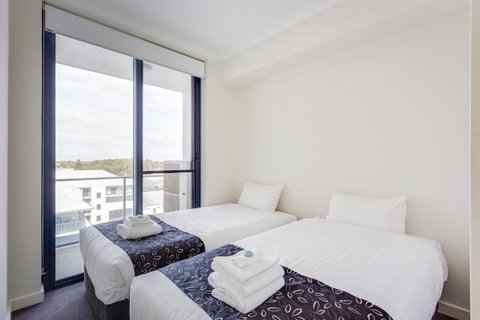 Nautilus By Rockingham Apartments - Rental Cars 22