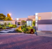 Perth Luxury Accommodation - Rental Cars