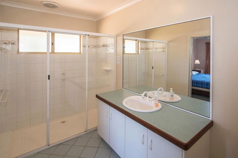 Gypsy Rise - Rental Cars 6