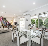 Luxury Federation Style Home - Sleeps 10 - Rental Cars
