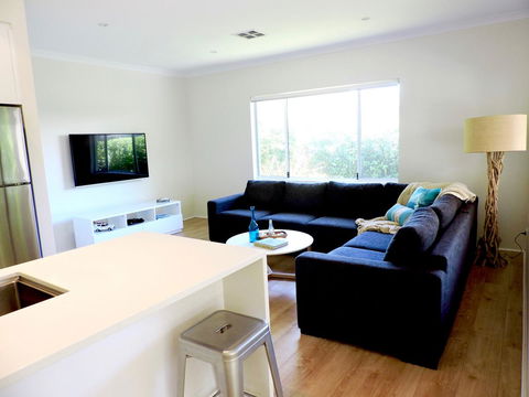 Contemporary Cove - Quindalup - Rental Cars 5