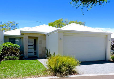 Contemporary Cove - Quindalup - Rental Cars 0