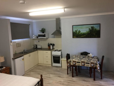Armadale Cottage Bed & Breakfast - Rental Cars 8