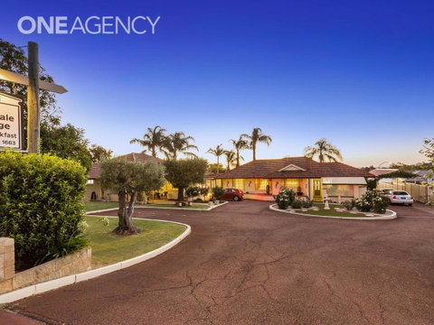 Armadale Cottage Bed & Breakfast - Rental Cars 13