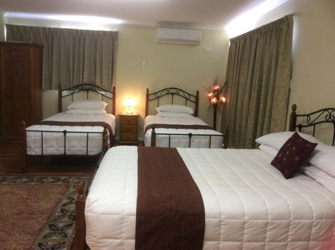 Armadale Cottage Bed & Breakfast - Rental Cars 5
