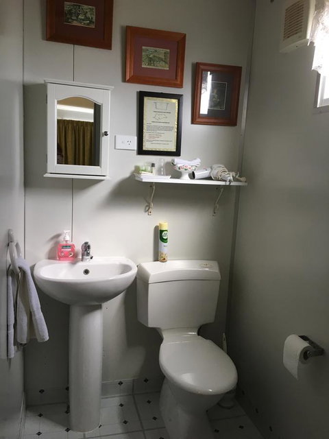 Armadale Cottage Bed & Breakfast - Rental Cars 6