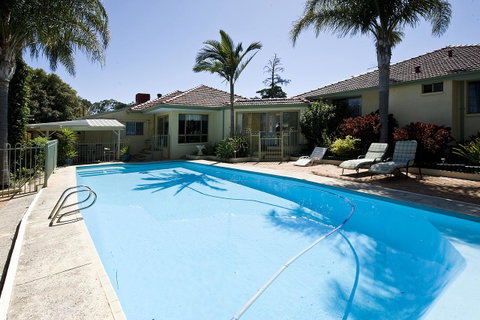 Armadale Cottage Bed & Breakfast - Rental Cars 44