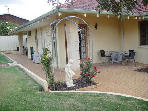 Armadale Cottage Bed & Breakfast - Rental Cars 35